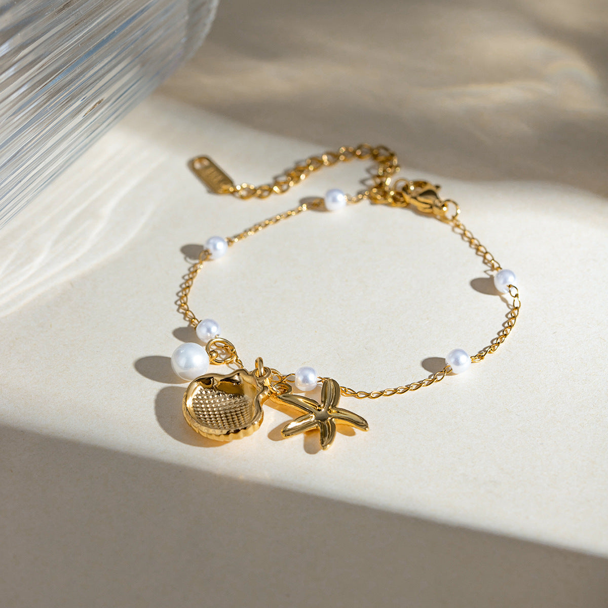 Bracelet tendance avec perles et coquillages pour femmes