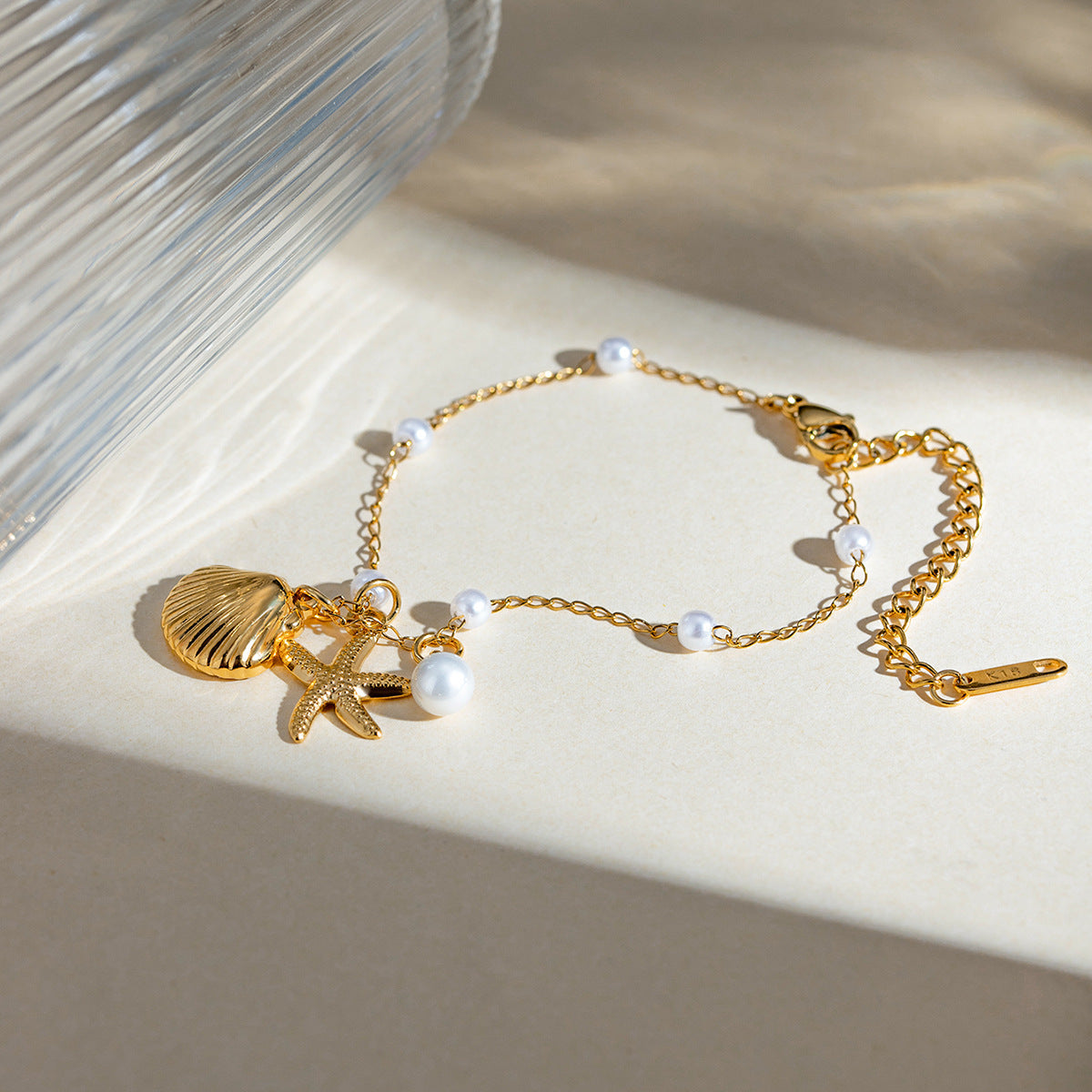 Bracelet tendance avec perles et coquillages pour femmes