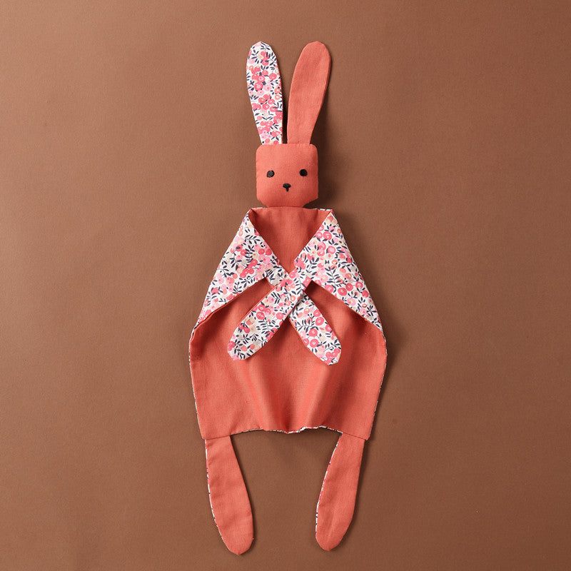 Doudou pour bébé compagnon serviette