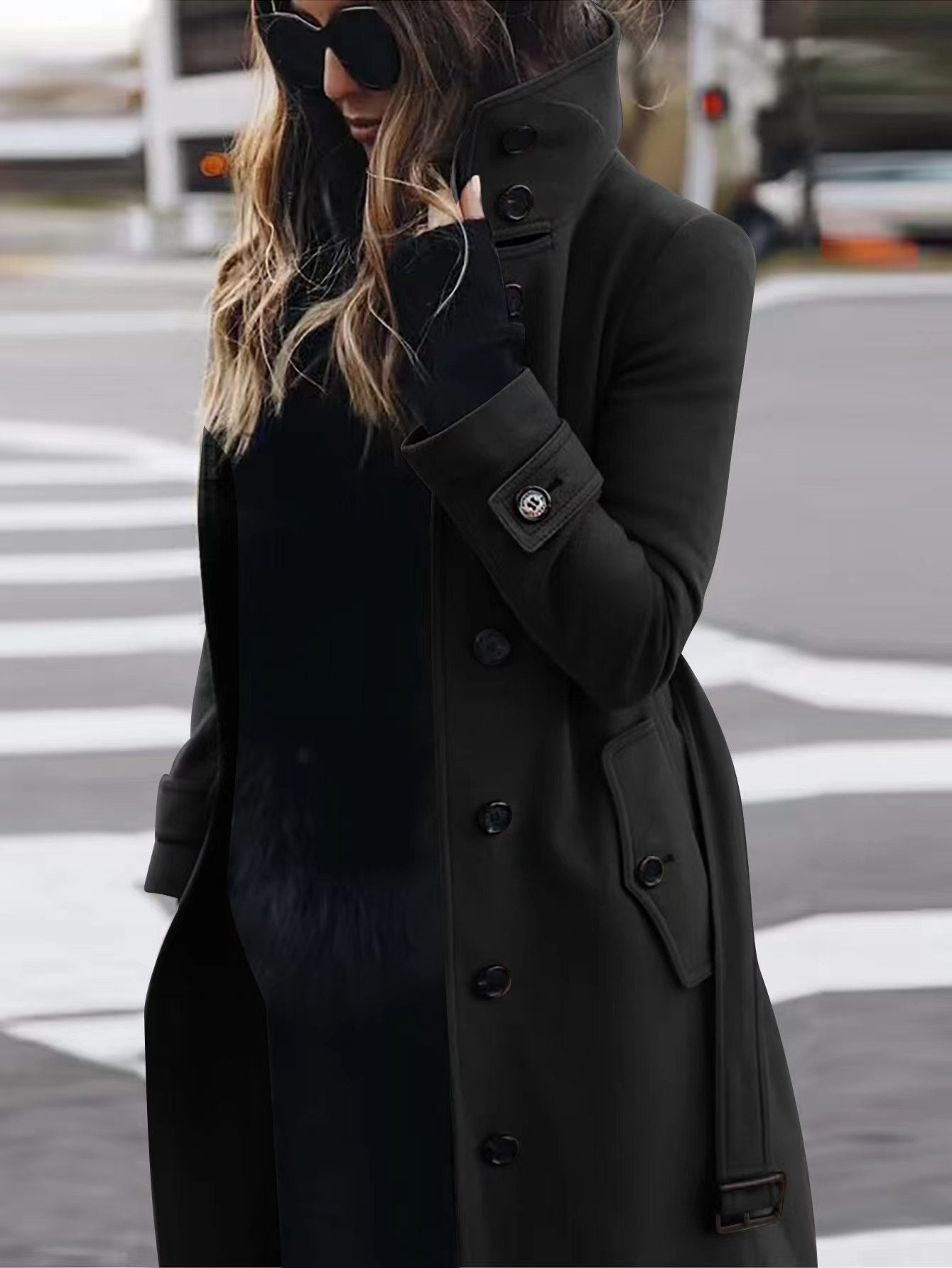 Cardigan long en laine, incontournable pour l'automne et l'hiver. Coupé slim et élégant,