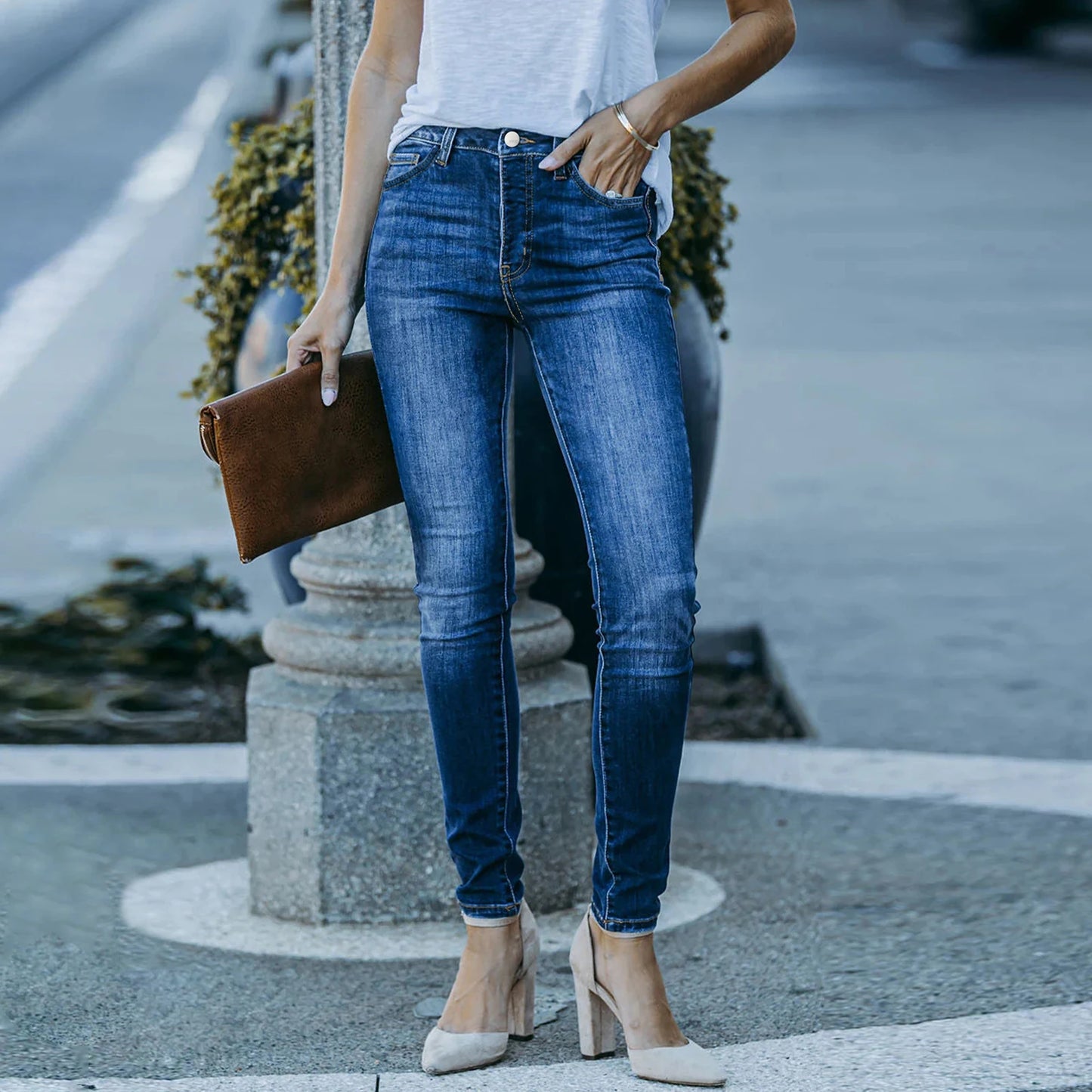 Jeans skinny bleu foncé pour femmes