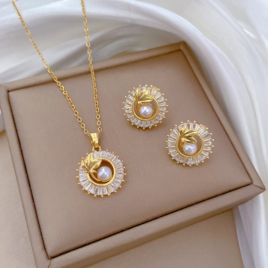 Boucles d'oreilles et collier