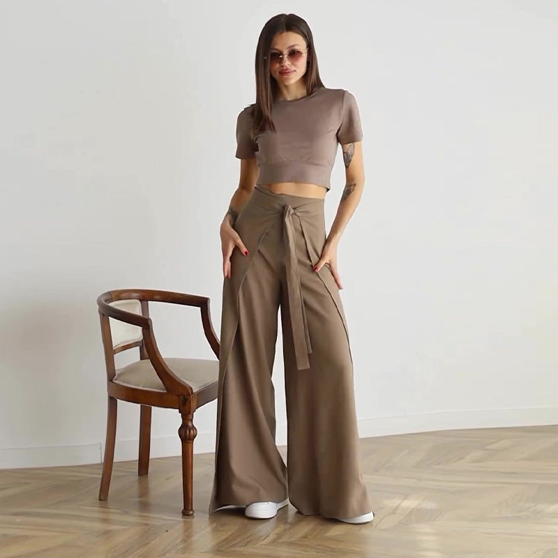 Jupe-culotte solide est à la mode et confortable