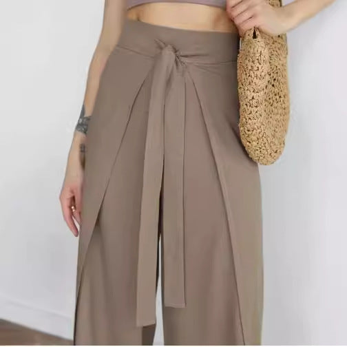 Jupe-culotte solide est à la mode et confortable