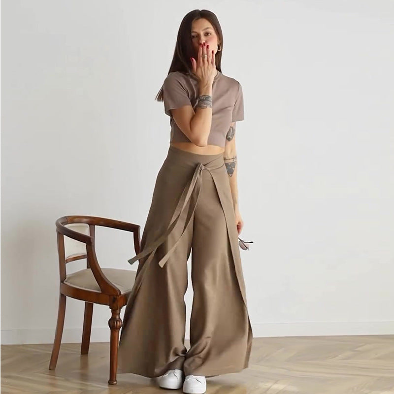Jupe-culotte solide est à la mode et confortable