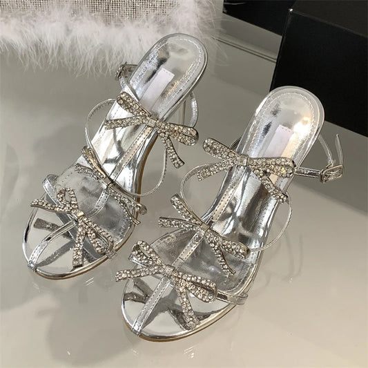Chaussures pour femmes avec pointe en forme de papillon