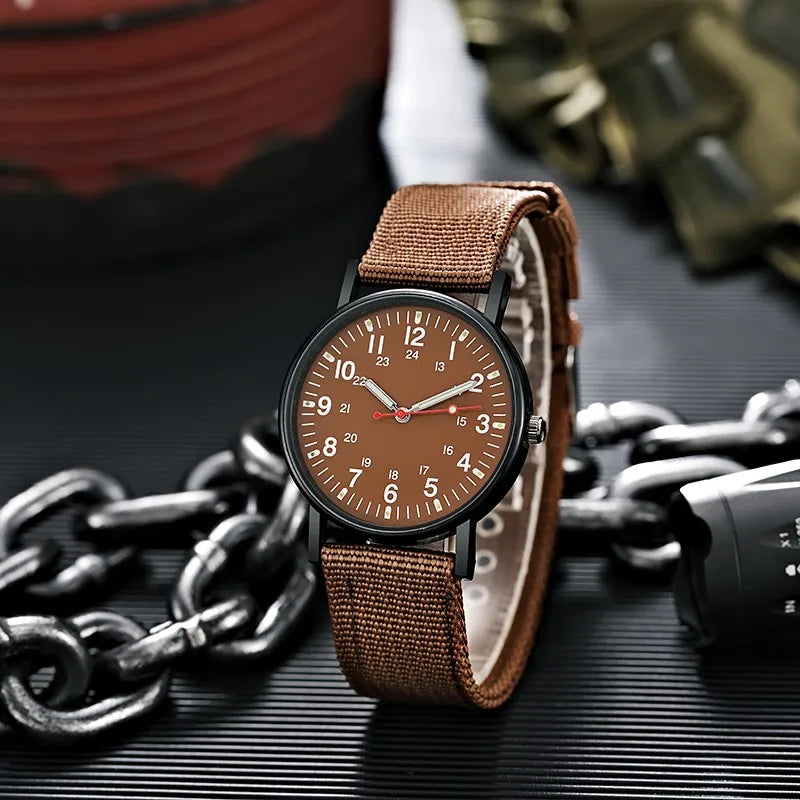 Montre pour hommes au design luxueux