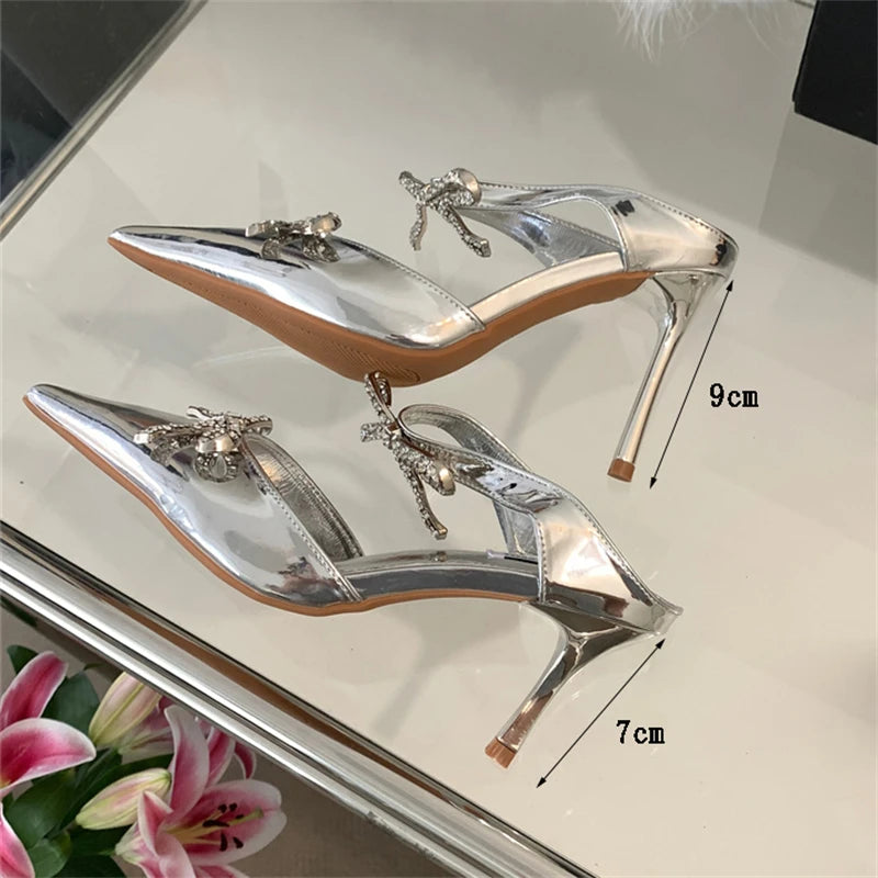 Chaussures pour femmes avec pointe en forme de papillon
