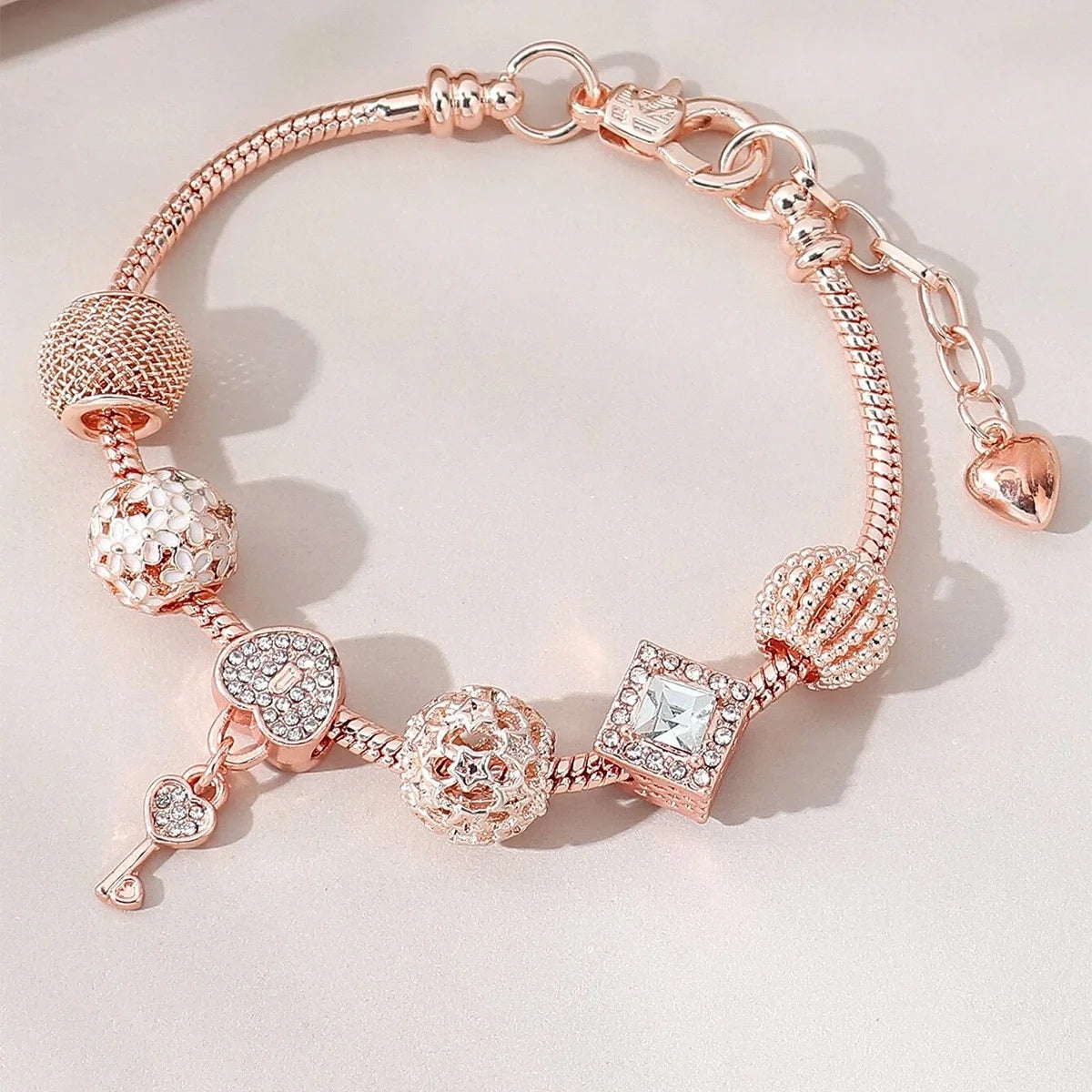 Bracelet à multi éléments pour femmes