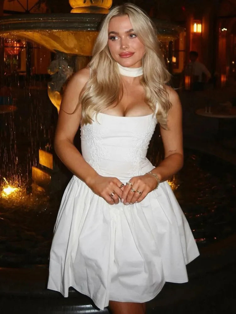 Robe Mozision en dentelle et décolleté dans le dos