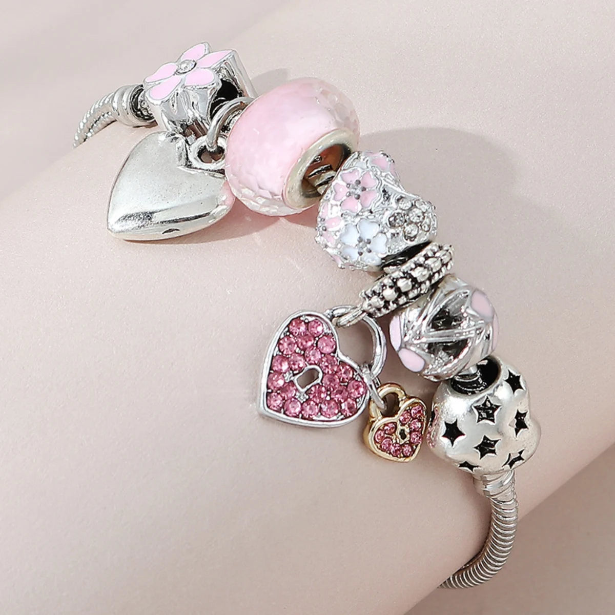 Bracelet à multi éléments pour femmes