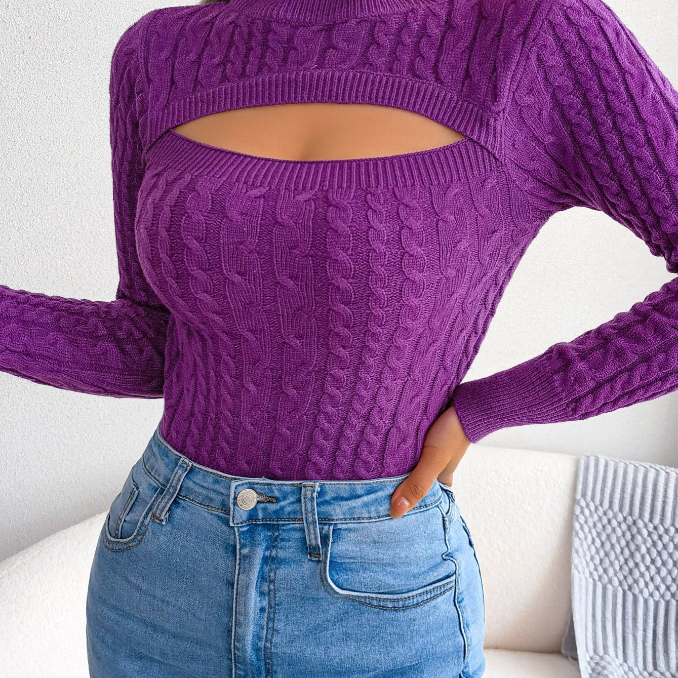 Pull-over ajouré sexy qui allie style et confort.
