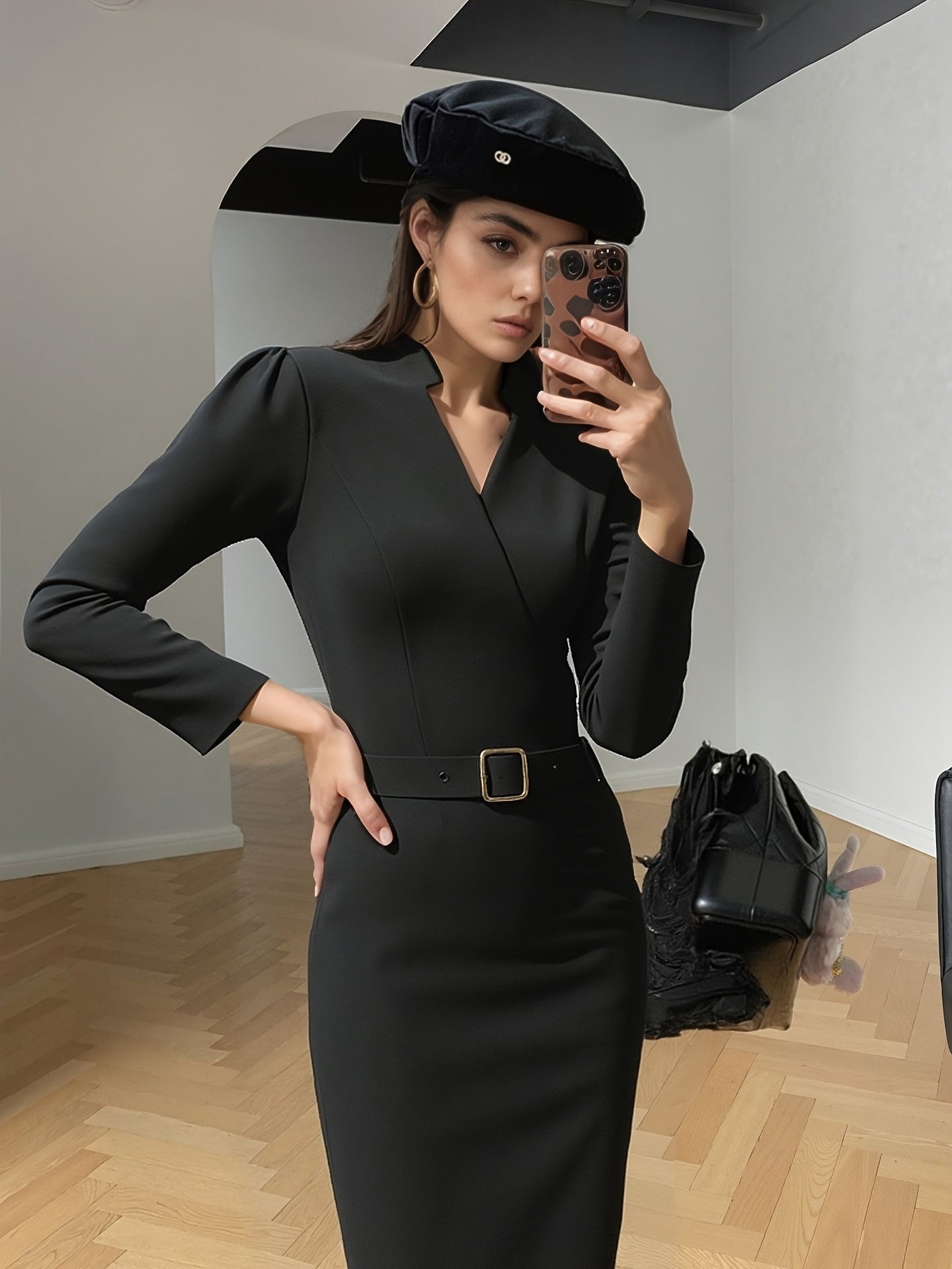 Robe de costume épurée au col V et manches longues