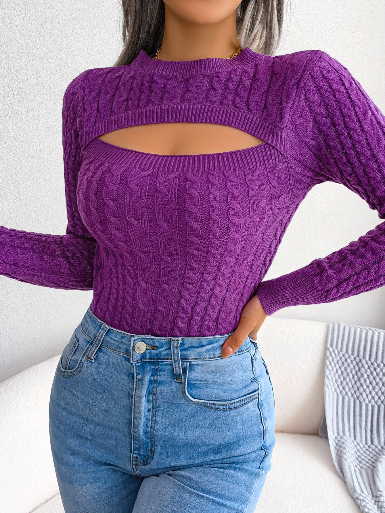 Pull-over ajouré sexy qui allie style et confort.