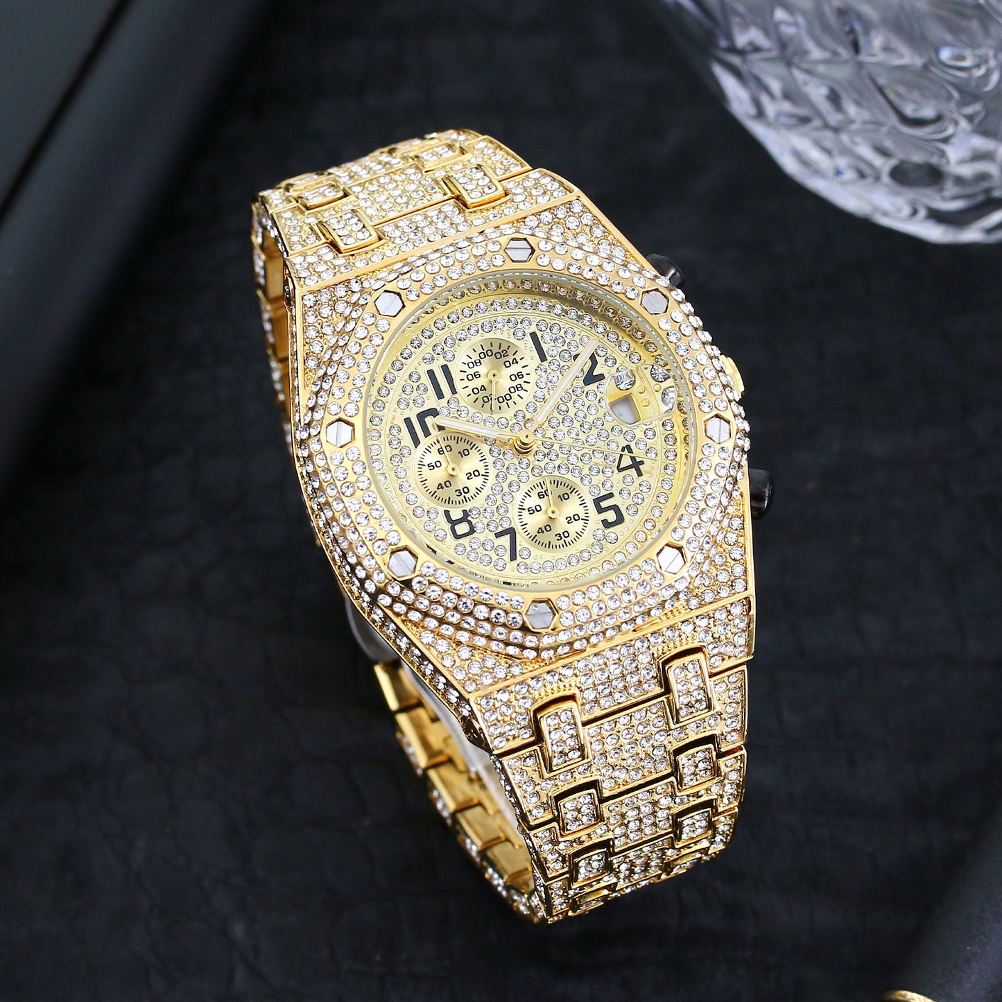 Montre à quartz de sport à trois yeux