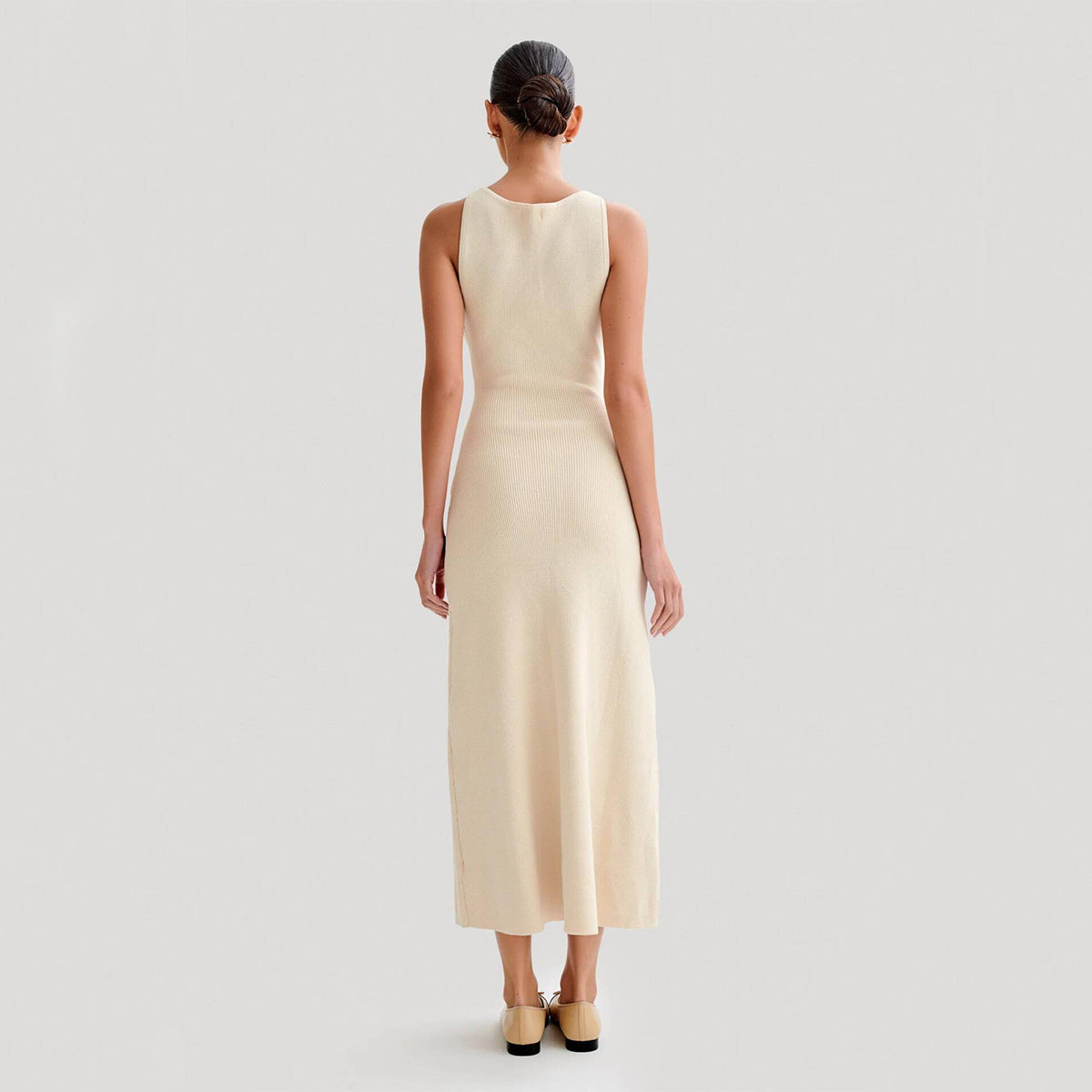 Robe élégante tricotée sans manches pour femmes