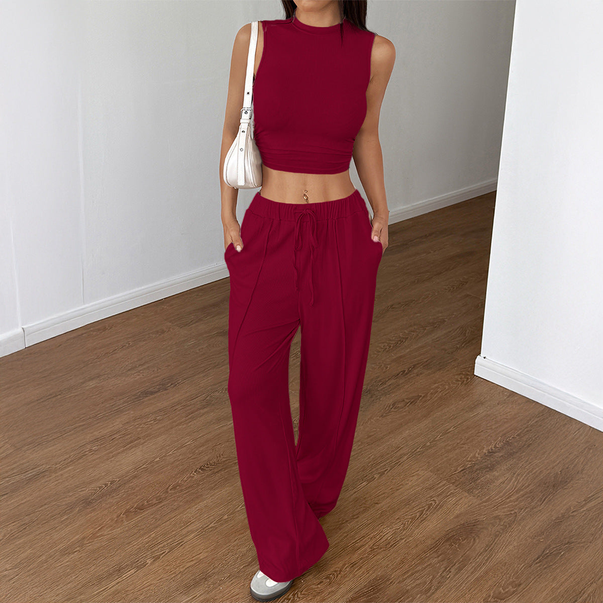 Ensemble débardeur sans manches et pantalon large en viscose tricotée