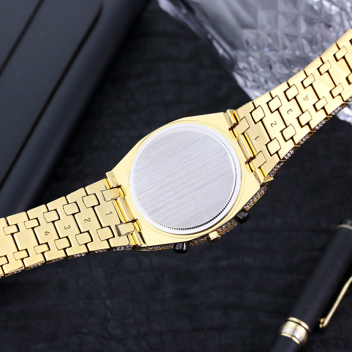 Montre à quartz de sport à trois yeux