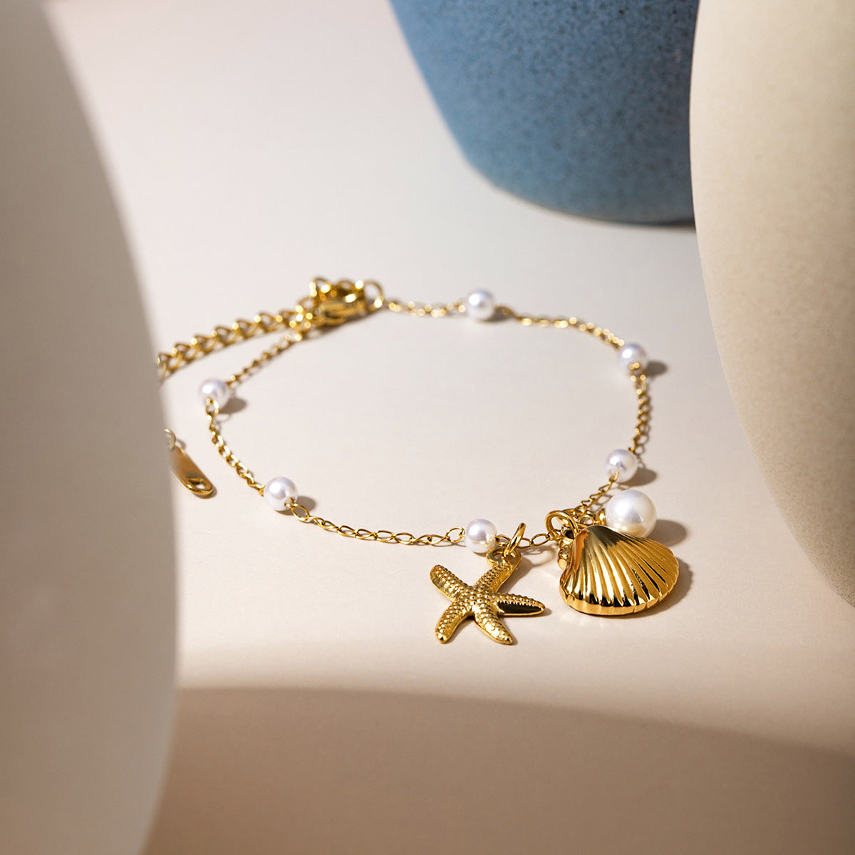 Bracelet tendance avec perles et coquillages pour femmes