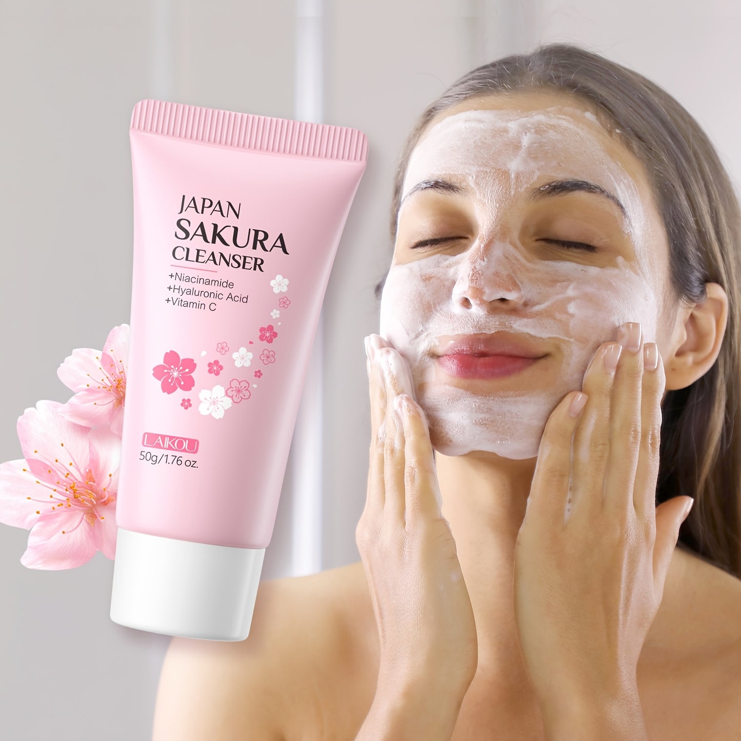 Nettoyant visage mousse à la sakura pour un nettoyage en profondeur sans agresser la peau.