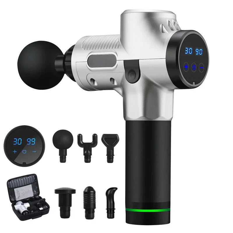 Pistolet de massage musculaire argenté avec écran digital, accessoires et mallette de transport.